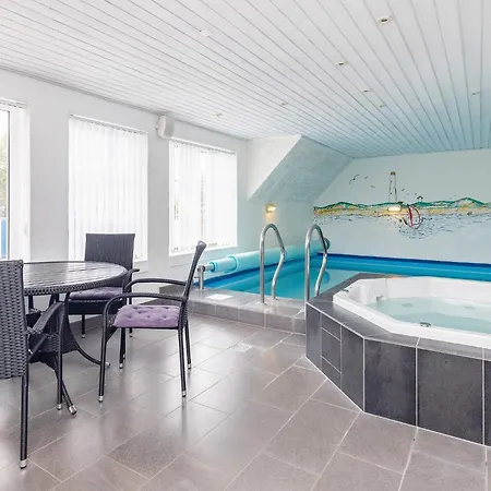 10 Person Holiday Home In Bl Vand *